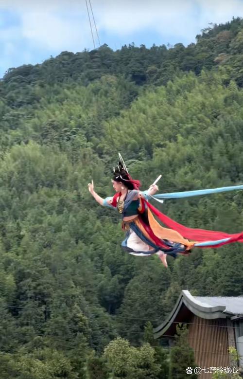 巨型风筝带人飞天,巨型风筝带人飞天图片