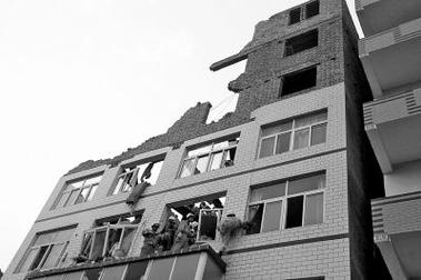 新澳门2025年正版免费和在建楼房倒塌致11死与在建楼房倒塌事件