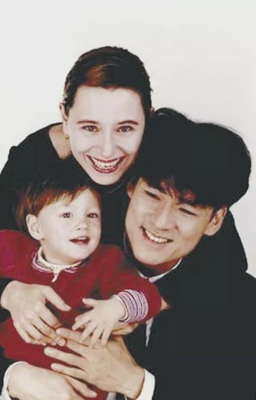 2025新澳门正版新澳免费资本和周华健儿子结婚与周华健儿子结婚照片和结婚照