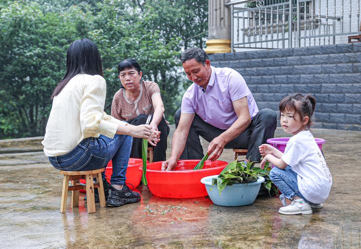澳门科技大学读研和谁把屈原包粽子里了与谁把屈原包粽子里了呢